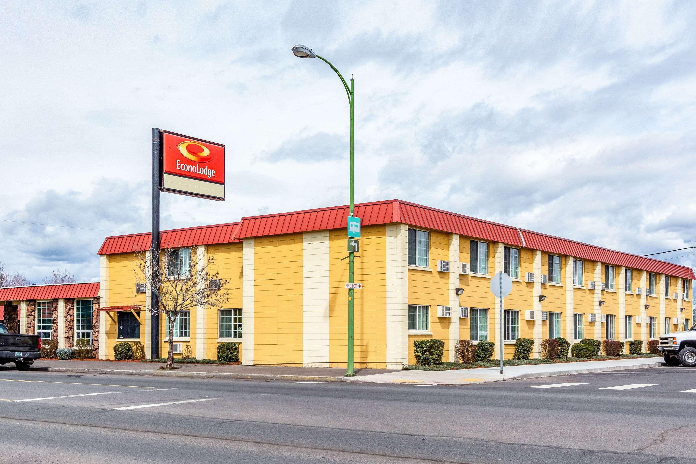 High Desert Inn Prineville Buitenkant foto